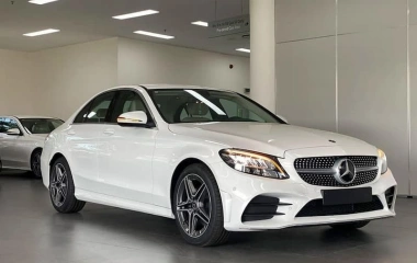 4 Điều Phải Biết Về MERCEDES C 180 AMG